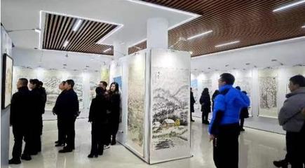 展示家鄉(xiāng)精神風(fēng)貌 豐富冬季文化生活——綏芬河市“冰天雪地 美好生活”書畫作品展在市圖書館成功展出